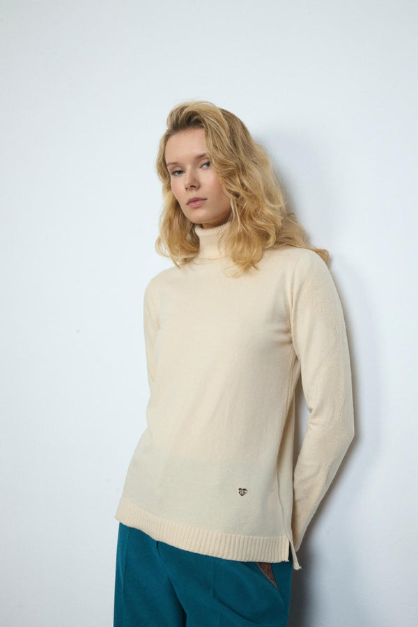 PUNTO BARILOCHE / WOMAN KNITWEAR